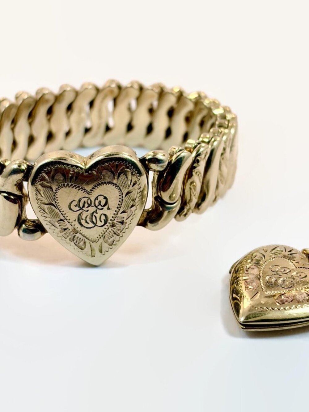 Sweetheart Bracelet, Expansion, Heart, Locket,Vintage, 40s, La Mode, Gold